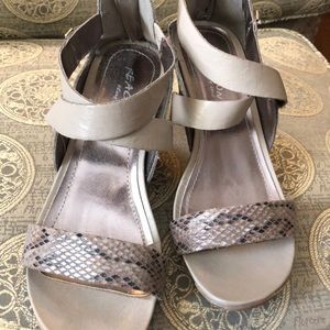 Kenneth Cole Reaction sandals